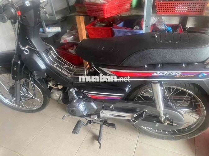 Honda Astrea Grand Đen Cổ điển