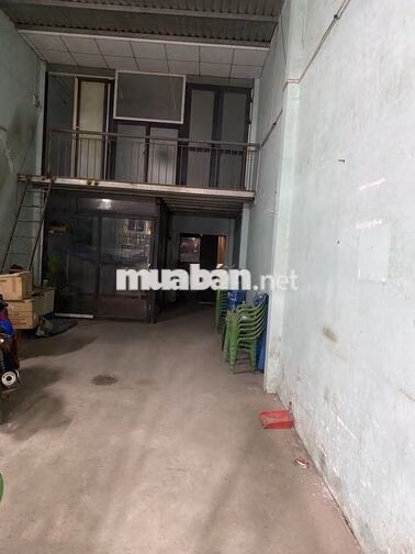Cần bán gấp đất mặt tiền tặng nhà cấp 4 đường hồ văn Long