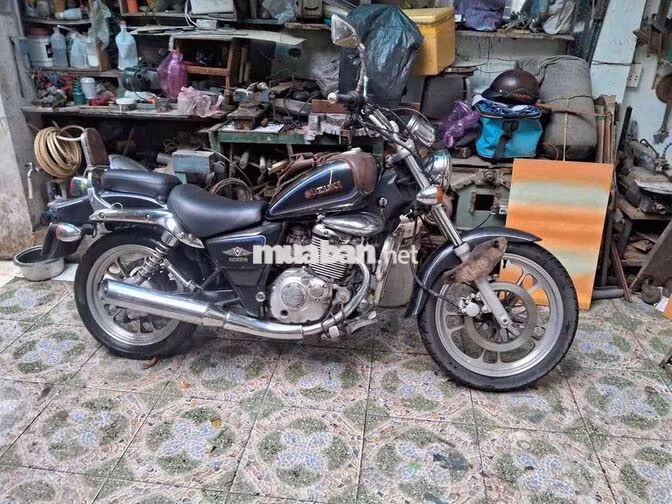 Suzuki GZ125 HS Cổ điển Đen