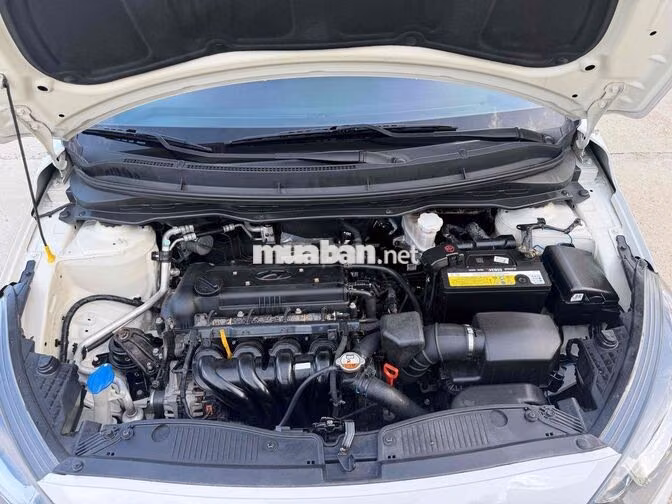 Hyundai I20 CW 1.4AT 2013 Trắng Tự động