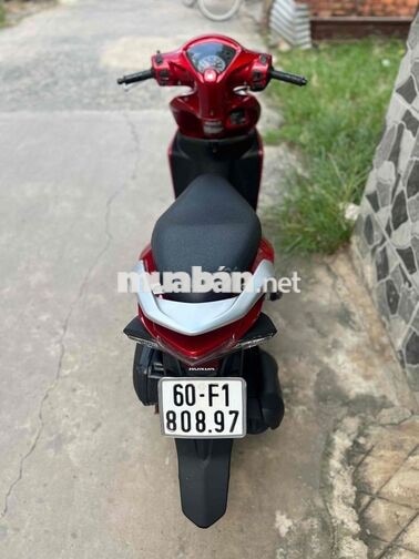 Cần bán Honda Vision màu Đỏ zin hoặc trao đổi