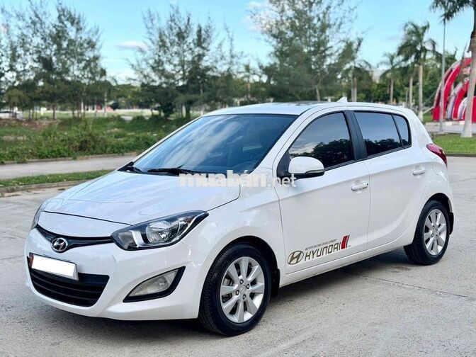 Hyundai I20 CW 1.4AT 2013 Trắng Tự động