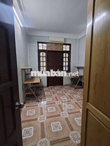Cho thuê nhà riêng 35m2 4 tầng 5 ngủ tại 282 Kim Giang giá 11 triệu