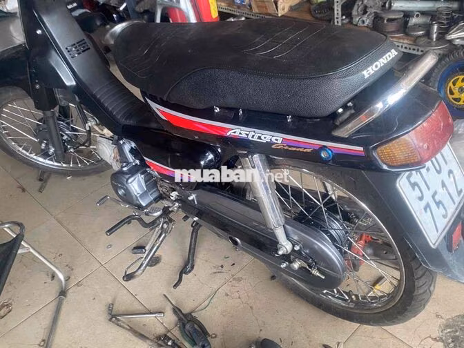 Xe số Honda Astrea Grand Đen Cổ điển
