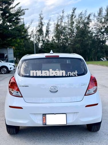 Hyundai I20 CW 1.4AT 2013 Trắng Tự động