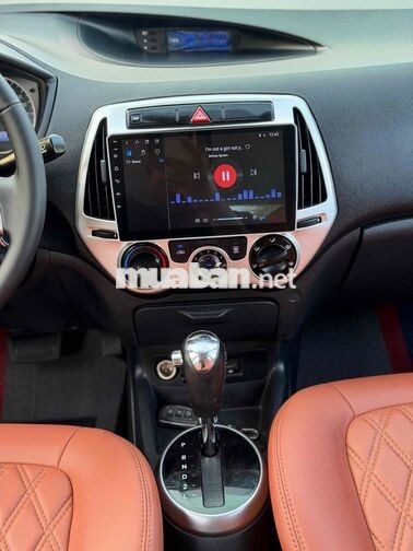 Hyundai I20 CW 1.4AT 2013 Trắng Tự động