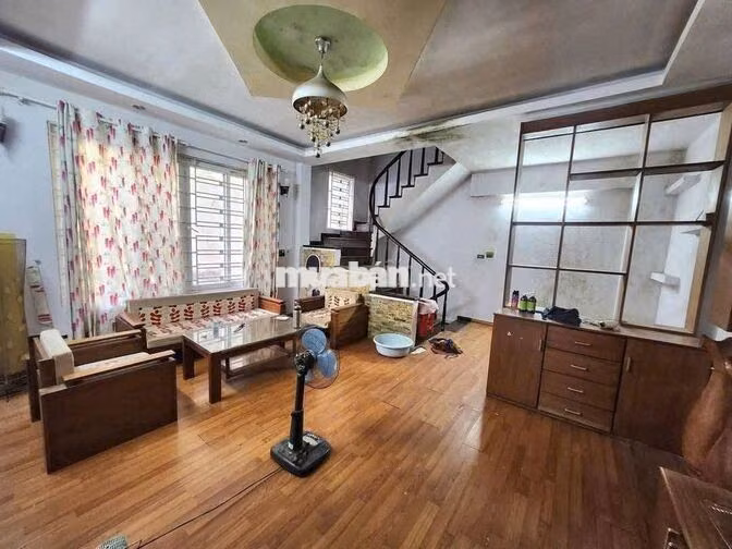 CHO THUÊ NHÀ NGUYÊN CĂN. NỘI THẤT ĐẦY ĐỦ Ở LUÔN.