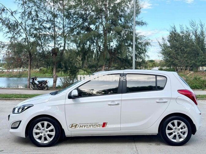 Hyundai I20 CW 1.4AT 2013 Trắng Tự động