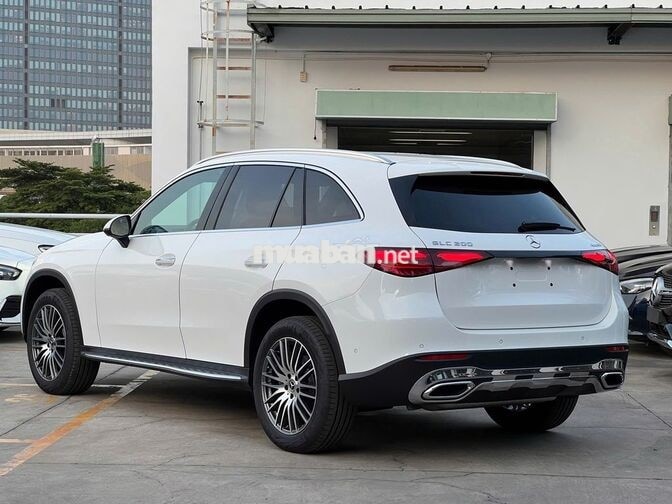 Mercedes GLC 200 V2 - GIÁ ĐẶC BIỆT 1,888 TỶ - 2 XE