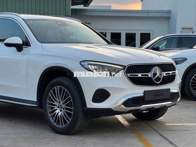 Mercedes GLC 200 V2 - GIÁ ĐẶC BIỆT 1,888 TỶ - 2 XE