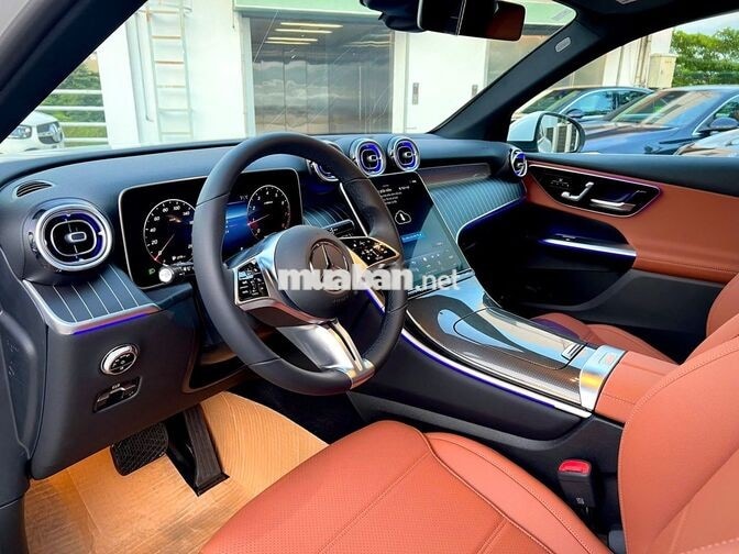 Mercedes GLC 200 V2 - GIÁ ĐẶC BIỆT 1,888 TỶ - 2 XE