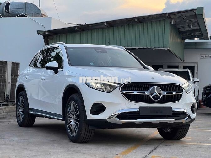 Mercedes GLC 200 V2 - GIÁ ĐẶC BIỆT 1,888 TỶ - 2 XE