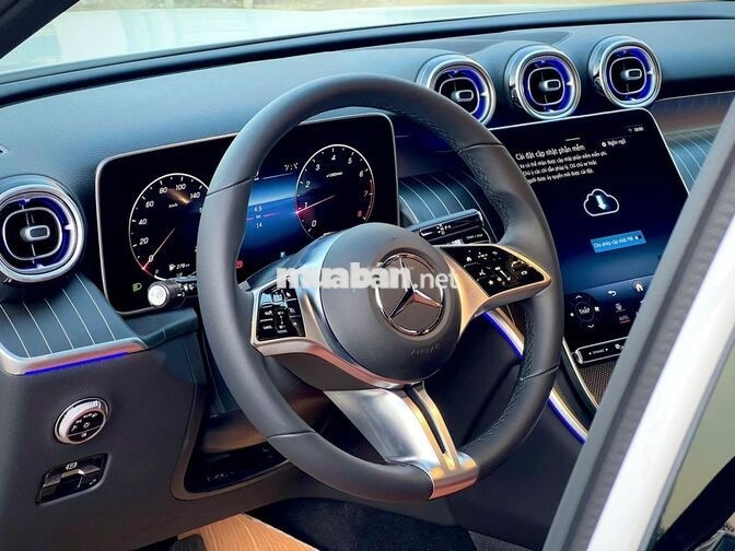 Mercedes GLC 200 V2 - GIÁ ĐẶC BIỆT 1,888 TỶ - 2 XE