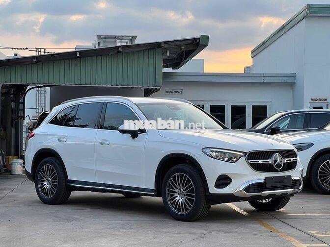 Mercedes GLC 200 V2 - GIÁ ĐẶC BIỆT 1,888 TỶ - 2 XE