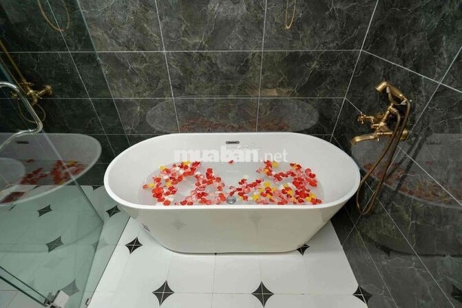 NHÀ ĐẸP, GẦN HỒ NGHINH, 2PN,2WC GẦN BIỂN