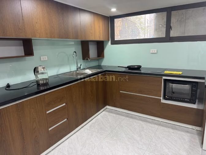 Cho thuê nhà 3 tầng 1 lửng full nội thất, ngõ 105 Láng Hạ
