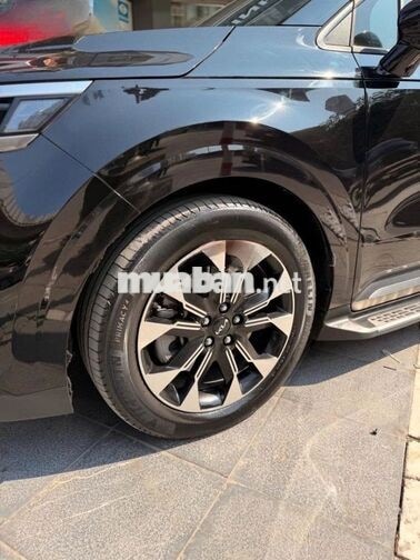 Kia Carnival Signature 2.2D 2023 Đen 35.000 Km