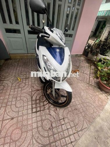 Suzuki hazate UV 125 Trắng Xanh Phun xăng điện tử