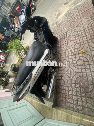 Suzuki hazate UV 125 Trắng Xanh Phun xăng điện tử