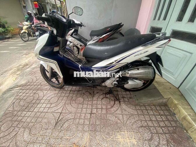 Suzuki hazate UV 125 Trắng Xanh Phun xăng điện tử
