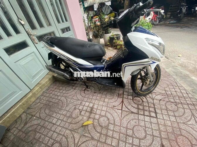 Suzuki hazate UV 125 Trắng Xanh Phun xăng điện tử