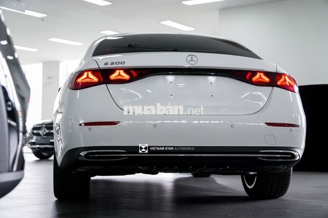 Mercedes E200 Exclusive | Giảm 350tr 1 XE