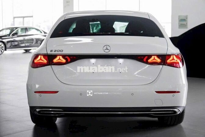 Mercedes E200 Exclusive | Giảm 350tr 1 XE