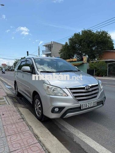 Toyota Innova 2015 7 chỗ Bạc