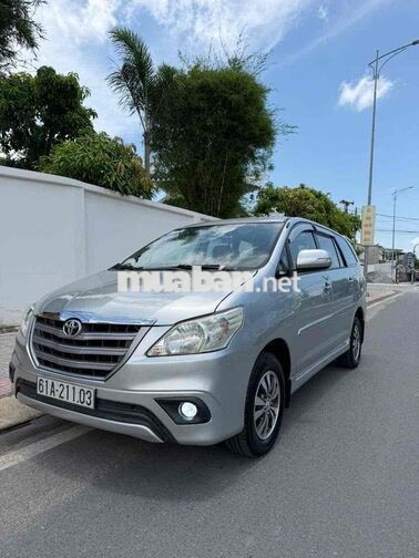 Toyota Innova 2015 7 chỗ Bạc