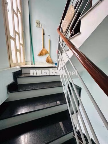 CHO THUÊ NHÀ MẶT TIỀN DƯƠNG QUẢNG HÀM GÒ VẤP NGAY NGÃ TƯ NGUYỄN
