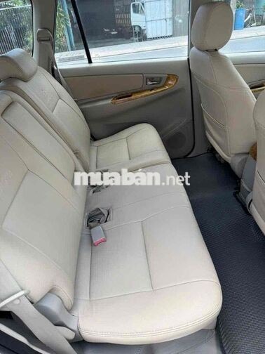 Toyota Innova 2015 7 chỗ Bạc