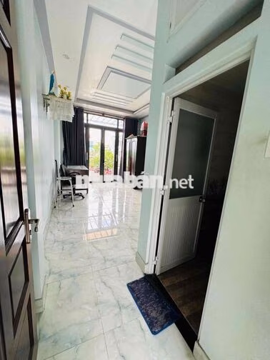 CHO THUÊ NHÀ MẶT TIỀN DƯƠNG QUẢNG HÀM GÒ VẤP NGAY NGÃ TƯ NGUYỄN