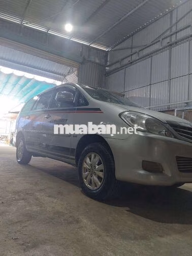 Toyota Innova V 2011 Số tự động Bạc