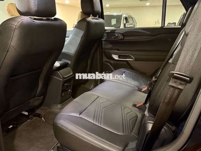 Everest Titanium chỉ 2.000km Xe Cá Nhân Mới Keng