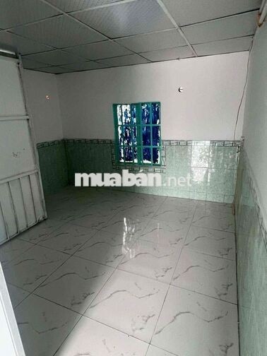 Tôi cần bán nhà vừa sửa lại sạch đẹp, toilet, tôn Hoa Sen chính hãng