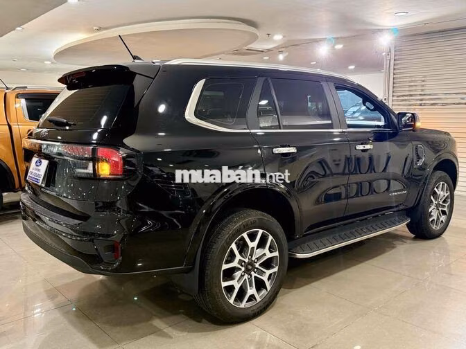 Everest Titanium chỉ 2.000km Xe Cá Nhân Mới Keng