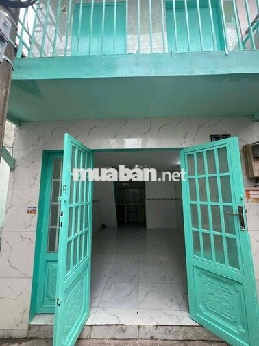 Tôi cần bán nhà vừa sửa lại sạch đẹp, toilet, tôn Hoa Sen chính hãng