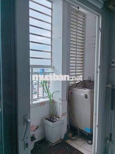 CHO THUÊ Ở LIỀN CĂN HỘ CHUNG CƯ ÂU CƠ TOWER 2PN 8TR5/TH CÓ NỘI THẤT 