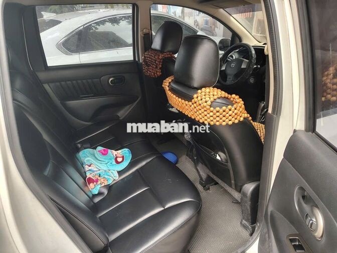Nissan Livina 2010 Trắng 5 chỗ Đài Loan