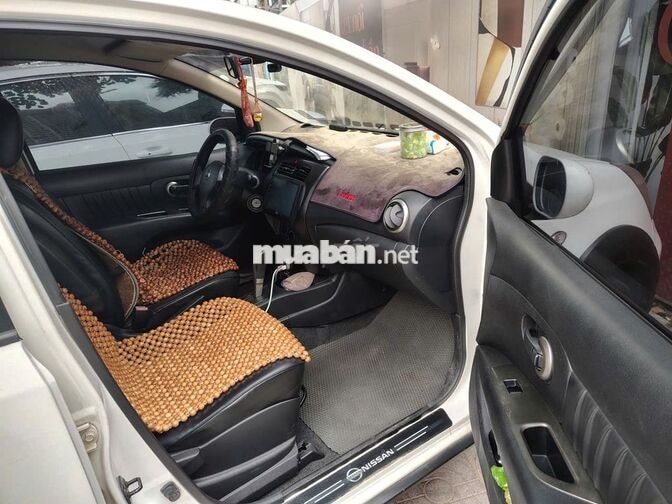Nissan Livina 2010 Trắng 5 chỗ Đài Loan