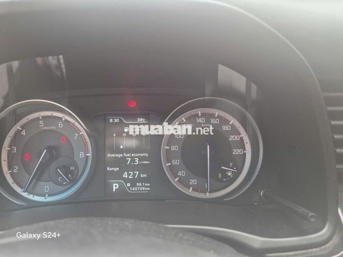 Suzuki XL7 màu cam