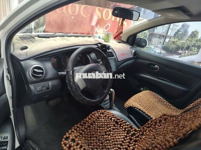 Nissan Livina 2010 Trắng 5 chỗ Đài Loan