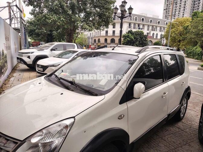 Nissan Livina 2010 Trắng 5 chỗ Đài Loan