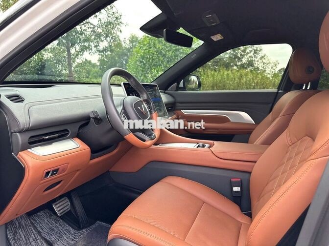 SIÊU LƯỚT 1.400KM - VF9 PLUS 26 - BẢN 6 GHẾ