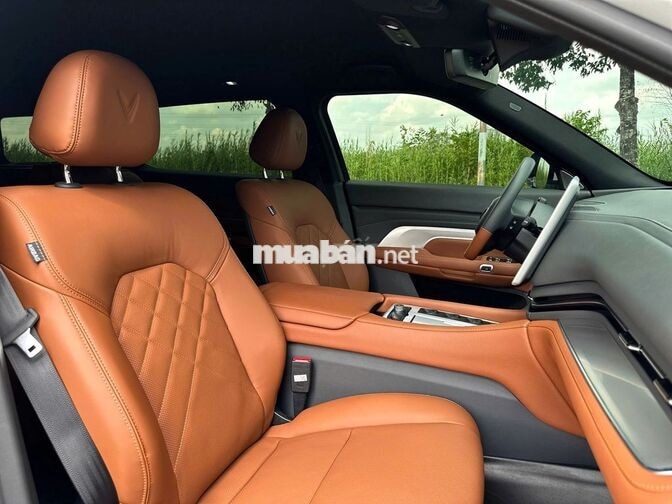 SIÊU LƯỚT 1.400KM - VF9 PLUS 26 - BẢN 6 GHẾ