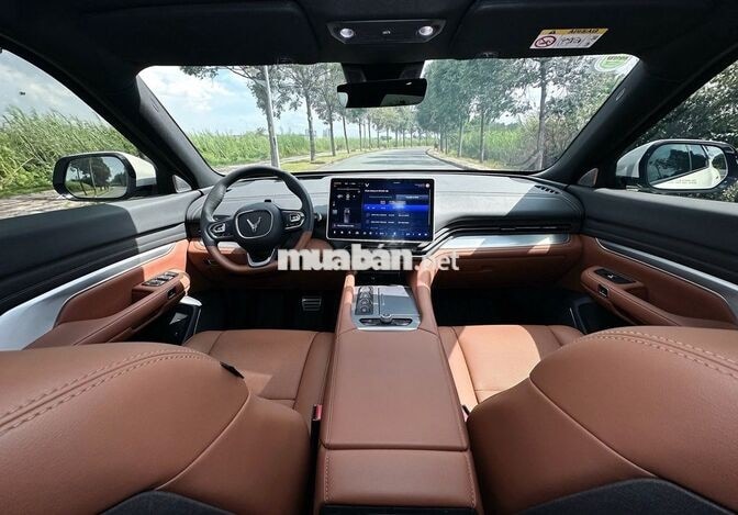 SIÊU LƯỚT 1.400KM - VF9 PLUS 26 - BẢN 6 GHẾ
