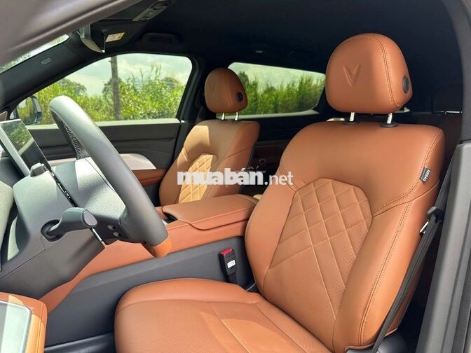 SIÊU LƯỚT 1.400KM - VF9 PLUS 26 - BẢN 6 GHẾ