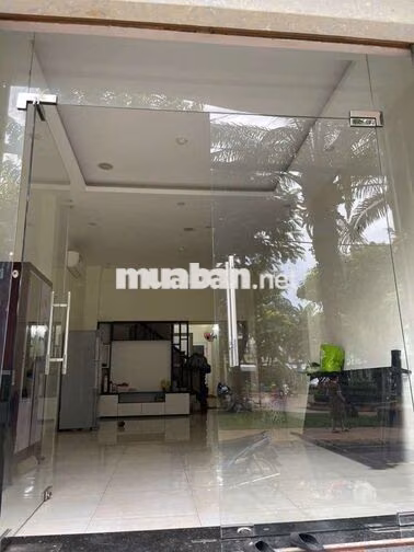 nhà 4 tầng mặt tiền 320 tạ Quang Bửu p5 q8 DT 4m x 18m 4 tầng 