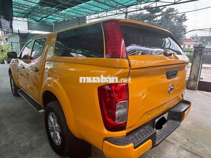 Nissan Navara EL 2022 Tự động Vàng