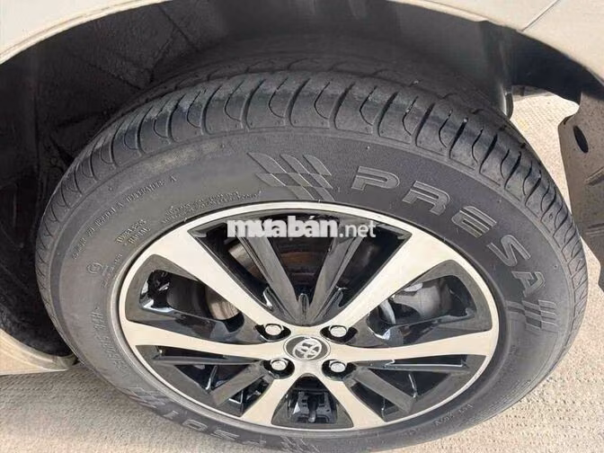 Toyota Vios 2018  Số tự động Vàng cát 30.000 km